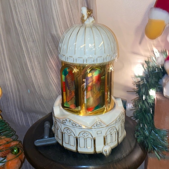 GOLD LABEL COLLECTION Other - Gold Label Collection Porcelain Carillon Church Stained Glass Christmas